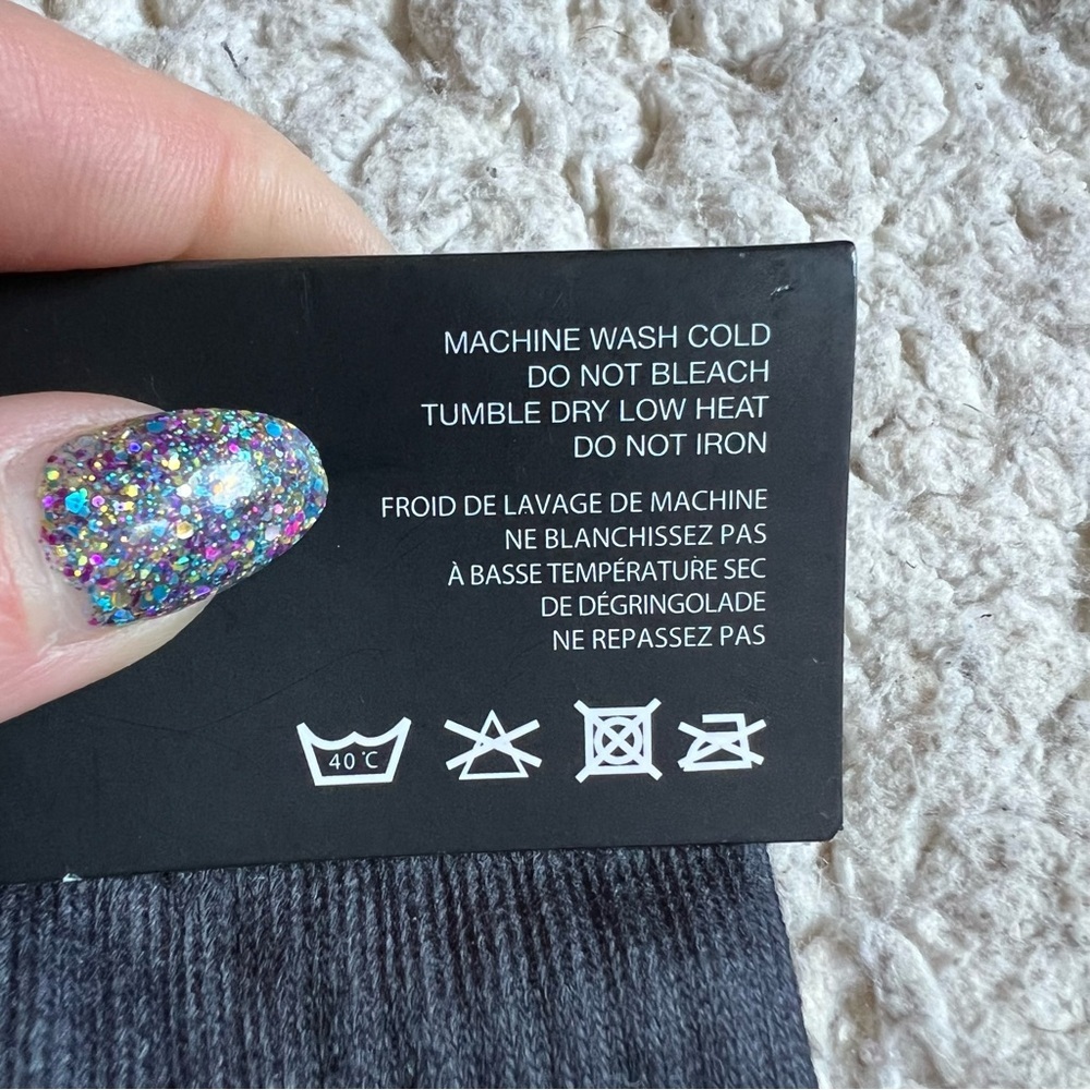 Black Lucky Cat Socks - Picture 3 of 5